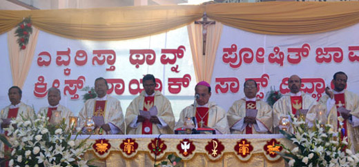 Huge number of Devotees at Annual Eucharistic Procession - Udupi Diocese 1